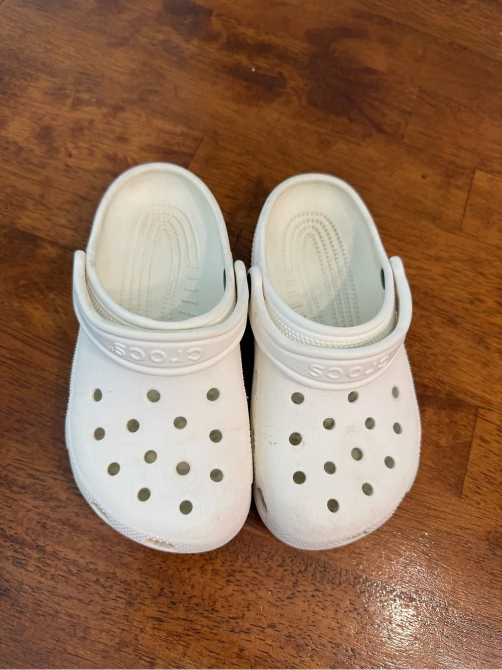 Crocs Classic Clog White Slip On Comfort Shoes size J1 kids size 1 unisex